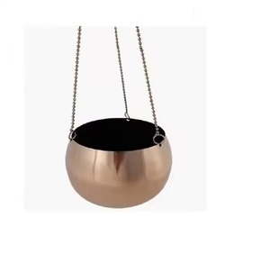 Maceta Colgante Moderna de Metal con Acabado en Cobre, Diseño Minimalista para Uso en Interiores y Exteriores - Product Image 1