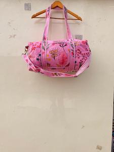 Sac de voyage en coton imprimé fleurs roses, grande capacité, sac de week-end pour femmes, sac de sport matelassé, sac de voyage pour la nuit, vente en gros - Product Image 1