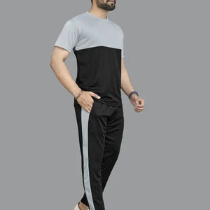 Venta al por Mayor de Conjuntos Deportivos para Hombre, Nueva Colección de Verano, Color Sólido, Estilo Casual, Dos Piezas - Product Image 3