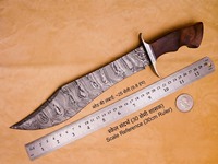 Couteau de chasse à lame fixe en acier Damas forgé à la main, pleine longueur de lame, pour survie en extérieur, DIY, OEM, bord dentelé, livraison directe