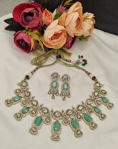 Fashion Antique Gold Plated Green Oval Gemstone Pave Kundan Glass Stones <b>Statement</b> <b>Necklace</b> Designer Partywear Jewelry Wholesale - Product Image 6