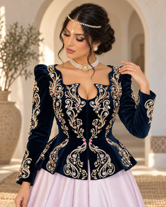 Caftán marroquí Mishkat Couture Maxi Karakou color marfil, bordado a mano con hilo de seda, perlas y pedrería, elegante y holgado. - Product Image 5