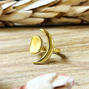 Nuevo Anillo Boho Celestial Minimalista de Latón para Mujer, Anillo de Luna Creciente Chapado en Oro de 18k para Venta al por Mayor/OEM/ODM - Product Image 5