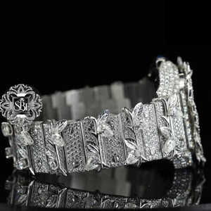Montre de luxe en or rose sertie de diamants de qualité supérieure, idéale pour les cadeaux et les occasions spéciales, disponible à prix d'exportation depuis l'Inde. - Product Image 2