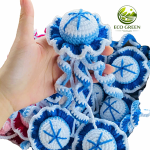 Lindo Llavero de Medusa de Ganchillo Hecho a Mano, Amigurumi de Hilo Suave, Colgante con Temática Oceánica, Adorno para Bolsos, Regalo para Mujeres y Niños - Product Image 6