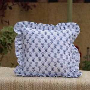 Housse de coussin bohème en coton faite à la main 2026, luxueuse, imprimée au bloc indien, à volants, motif floral, personnalisable - Product Image 1