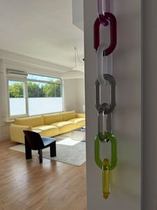 Escultura de Pared de Eslabones de Cadena de Resina Colorida, Decoración Artística Hecha a Mano para el Hogar, Degradado Azul, Forma Personalizada, Logotipo Personalizado - Product Image 3