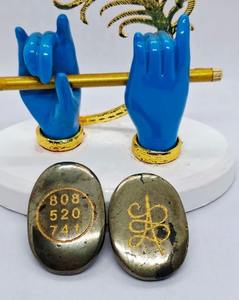Paquete al por mayor de 50 monedas de pirita Zibu con símbolos angeliculares de dinero grabados en cristales para la manifestación rápida de la riqueza y la sanación con Reiki - Product Image 3