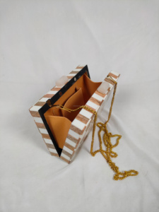 กระเป๋าคลัทช์อะคริลิคเรซิ่นสุดหรู ดีไซน์เก๋ ปรับแต่งได้ สำหรับผู้หญิง รักสไตล์ แฟชั่นราคาถูก ขายส่ง สำหรับงานแต่งงาน งานปาร์ตี้ ในราคาที่ดีที่สุด - Product Image 3