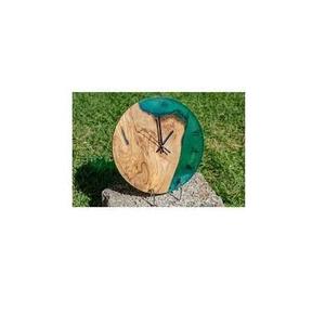 Horloge murale ronde en bois naturel et résine époxy, finition polie, objet de luxe pour la décoration intérieure, idéale pour offrir en cadeau, pour restaurant ou hôtel. - Product Image 3