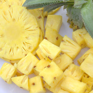 Trozos de Piña IQF de Alta Calidad |   Fruta Tropical Congelada con Sabor Natural para Uso Comercial - Product Image 1