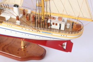 GORCH FOCKK II - Maqueta de Barco Vietnamita de Madera Pintada a Mano para Decoración de Mesa, Estilo Antiguo Coleccionable - Product Image 6