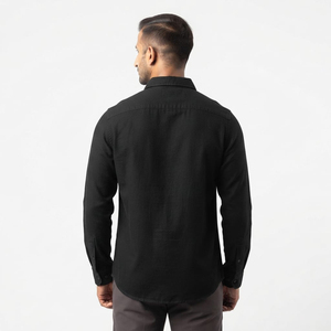 Chemise décontractée à manches longues en coton avec logo personnalisé de haute qualité, chemise noire pour hommes, fabrication OEM ODM - Product Image 3
