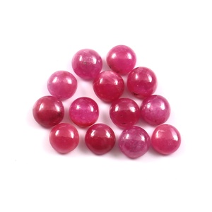 Lote al por mayor de gemas sueltas calibradas de rubí natural redondo de 6x6 mm con base plana para la fabricación de joyería. - Product Image 1