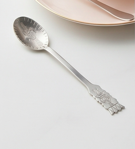 Ensemble de cuillères à thé en métal Royal Design avec manche couronné et figures gravées, lavable au lave-vaisselle, idéal pour les fêtes - Product Image 4