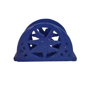 Porte-serviettes en fonte émaillée bleu cobalt, motif soleil aztèque en treillis - Product Image 4