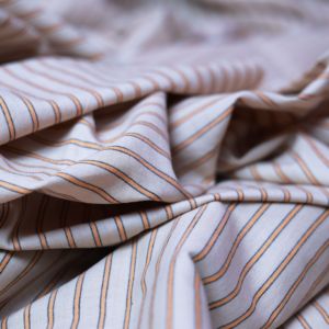 Tela de Algodón Khadi Orgánica Tejida a Mano, Peso Medio 105 GSM, Diseño de Rayas Marrones Hecho a Mano, Tela Transpirable y Ecológica - Product Image 3