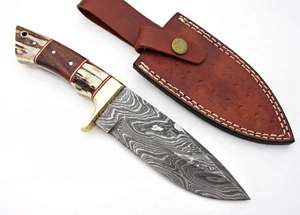 Couteau utilitaire d'extérieur à lame fixe en acier Damas fait main avec manche en corne de cerf et bois de rose - Product Image 1