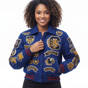 Chaqueta Bomber Varsity Corta de Cuero Vacuno con Diseño Personalizado, Estilo Urbano, Logotipo y Letras, para Mujer - Product Image 1