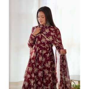 Hermoso vestido de fiesta talla XS Anarkali con colgante y Dupatta - Product Image 4