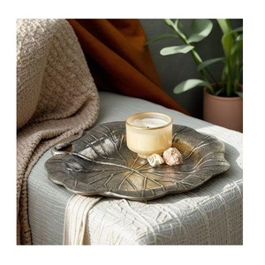 Plato decorativo de acero inoxidable con superficie texturizada para servir café y té - Product Image 3