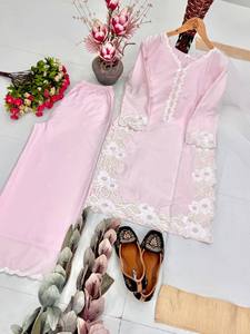 Ensemble Salwar Kameez en soie rose brodé, palazzo et dupatta, tenue traditionnelle indienne et pakistanaise pour mariage et fête - Product Image 4