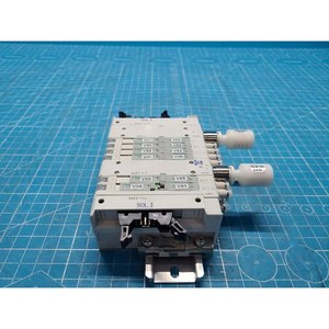 Conjunto de Válvulas Solenoides Neumáticas CKD N4E0-Q + N3E00660-M + N4E0-Q-C, Usado como Piezas de Repuesto para Equipos Legacy Semiconductor - Product Image 1