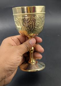 Calice religieux en laiton avec gravure florale et boîte en velours, gobelet à vin décoratif en laiton avec motif floral, style vintage, idéal pour offrir - Product Image 5