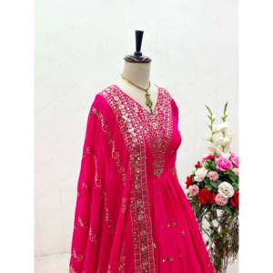 ชุดสตรีดีไซน์เนอร์พร้อมจี้และ dupatta มีลำดับการทำงาน - Product Image 4