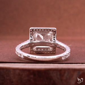 แหวนเพชรทรงสี่เหลี่ยม 3 กะรัต ประดับเพชรทรงเฮโลแบบเจ้าหญิง ดีไซน์หรูหรา วงแหวนประดับเพชรแบบพาเว่ สำหรับงานหมั้นและงานแต่งงาน ทำจากทองคำขาว - Product Image 3