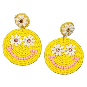 Nueva cara con diseño de corazón, pendiente de moda a la moda con bordado de cuentas hecho a mano en varios colores para mujeres hermosas y elegantes - Product Image 5