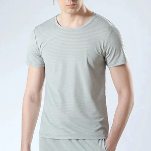 เสื้อยืดสีพื้นเรียบง่าย เสื้อยืดผู้ชาย ดีไซน์ใหม่ล่าสุดจากโรงงาน ขายดี สวมใส่สบาย คุณภาพดีที่สุดสำหรับผู้ชาย - Product Image 1