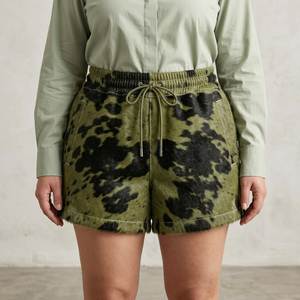 Shorts évasés taille haute à imprimé animal, avec cordon de serrage, poches, style décontracté, coupe ample, en cuir de vachette et tissu satiné, vert - Product Image 1