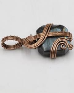 Colgante de Ametrina con Corte Baguette Envuelto en Alambre de Cobre |   Joyería Hecha a Mano con Piedra Preciosa de Ametrino Natural |   Colgante de Cristal Curativo de Talla Única - Product Image 4