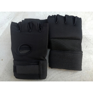 Bandages de protection des mains à amortissement des chocs avancé |   Bandes de maintien flexibles en néoprène à demi-doigts avec support de poignet étendu - Product Image 1