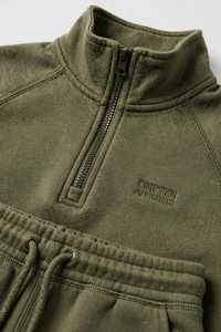 Conjunto Deportivo de 2 Piezas para Mujer, Color Verde Oliva, Sudadera con Media Cremallera y Pantalones Anchos, Estilo Casual y Holgado - Product Image 4