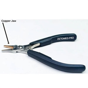 Pince à bec plat en acier inoxydable avec mâchoires en nylon et pointes en cuivre |   Outil de réparation de fil à bijoux léger, de haute qualité et sans traces - Product Image 4