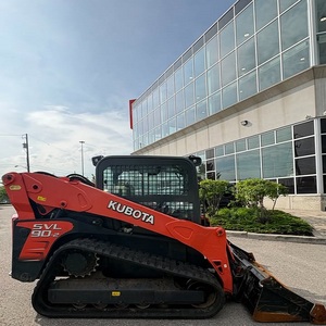 Chargeuse compacte sur chenilles Kubota SVL90-2, moteur diesel, haute efficacité opérationnelle, chargeuse sur roues multifonctionnelle, utilisation facile - Product Image 1