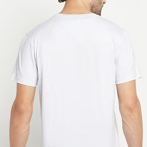 เสื้อยืดแขนสั้นสีขาวสำหรับผู้ชาย พิมพ์ลายตัวอักษรสีเทา คอกลม ทรงปกติ ผ้าเจอร์ซีย์ลำลอง ผ้าฝ้าย - Product Image 6
