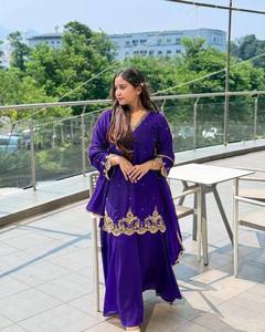 Nouvel ensemble de soirée de créateur avec pantalon palazzo et dupatta fantaisie en Georgette, broderie lourde, exportation en gros d'Inde - Product Image 1