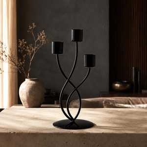 Candélabre minimaliste en métal torsadé noir avec revêtement poudré, 2 lumières, pour bougies coniques, idéal pour la décoration de table de mariage et de la maison - Product Image 2