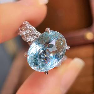 Bague halo en aquamarine Santa Maria faite à la main, or blanc 18 carats, bijoux fins de luxe, cadeau de fiançailles, cadeau de mariage pour femmes - Product Image 3