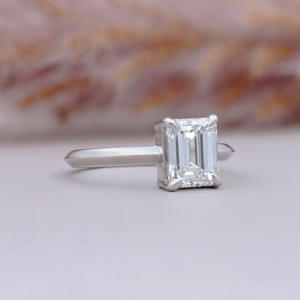 Bague solitaire en diamant de laboratoire taille émeraude, bague de fiançailles minimaliste à taille étagée, bague de mariée classique, bijoux en diamant modernes - Product Image 3