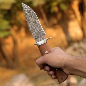 Couteau de chasse en acier Damas forgé à la main avec manche en bois pour la survie en plein air, lame en acier Damas, couteaux de camping, de pêche et de chasse - Product Image 4
