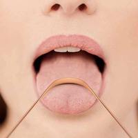 Grattoir à langue en cuivre à manche torsadé de qualité supérieure, marque Blossom |   Outil moderne de soins bucco-dentaires ayurvédiques en cuivre pur fait main à 100% |   Retour