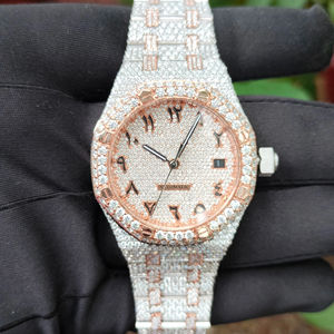 Reloj de Lujo Redondo para Hombre, Completamente Cubierto de Diamantes Moissanite - Product Image 1