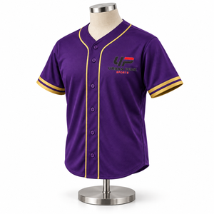 Maillot de baseball classique avec motifs rayés traditionnels, boutons sur le devant et coupe athlétique décontractée pour un style sportif authentique - Product Image 3