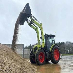 Tracteur Claas haut de gamme pour des opérations agricoles puissantes, avec des performances moteur fiables et un travail sur le terrain efficace - Product Image 5