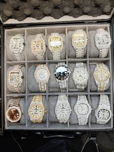 Montre de luxe sertie de diamants carrés, chiffres bleus, montre élégante - Product Image 4