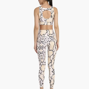 Ensemble de yoga personnalisé pour femmes, pour la salle de sport et le fitness, respirant, imprimé par sublimation sur toute la surface, soutien-gorge de sport et leggings, ensemble de 2 pièces pour l'entraînement - Product Image 3